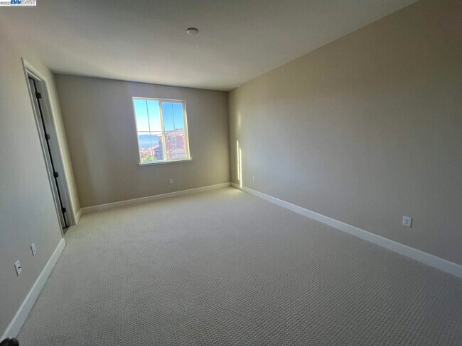 Building Photo - 1695 N Terracina Dr