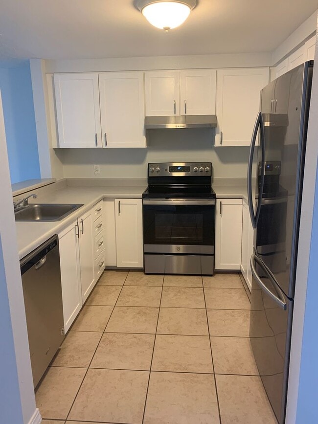 Building Photo - Two-bedroom two-bathroom at Kihei  Shores