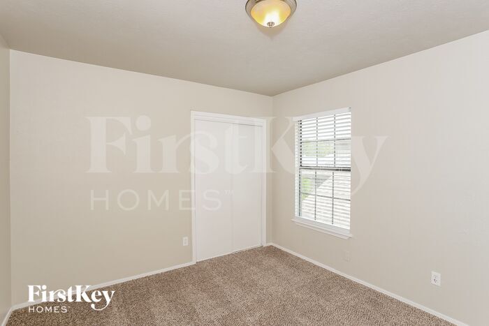 Building Photo - 2416 Sutton Dr