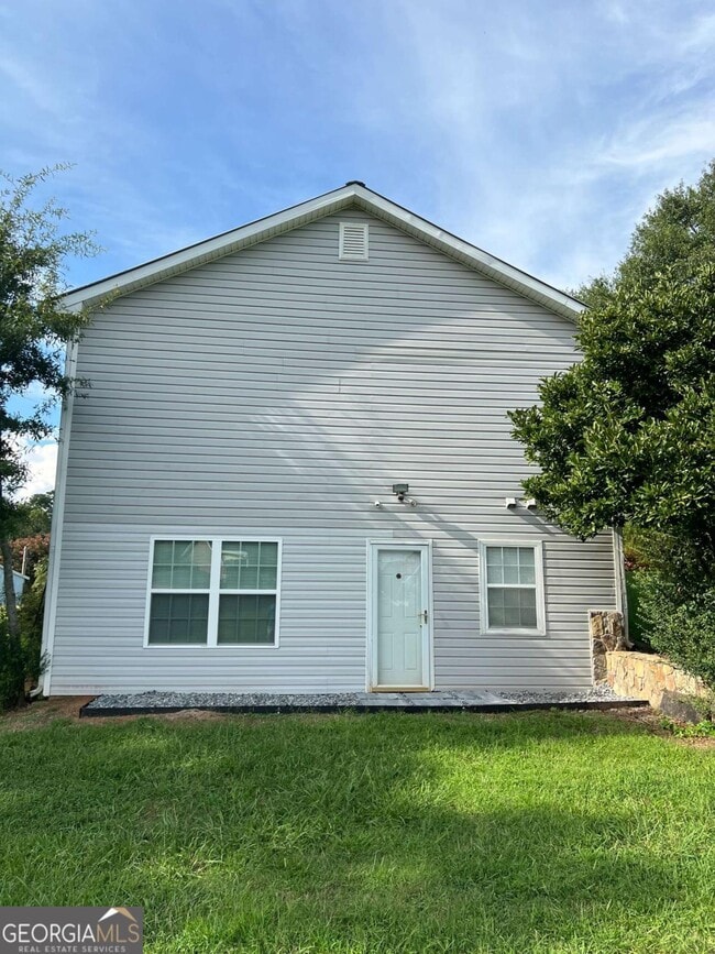 Building Photo - 5075 Mills Dr