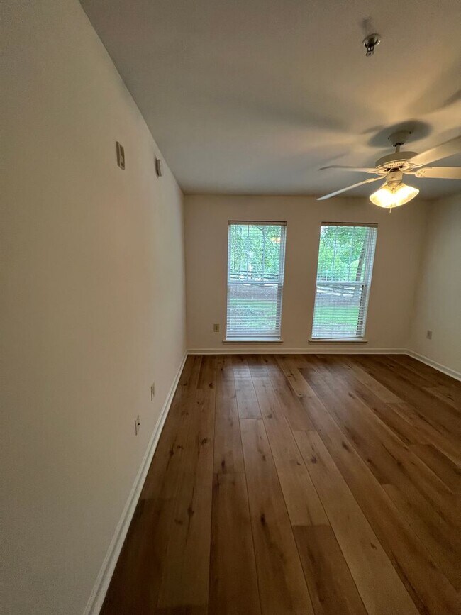 Building Photo - 16-1611 Summers