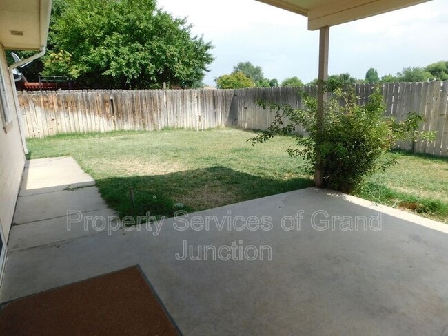 Building Photo - 2963 Bookcliff Ave