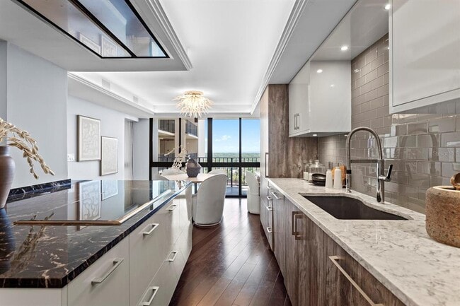 Building Photo - 3301 Bayshore Blvd