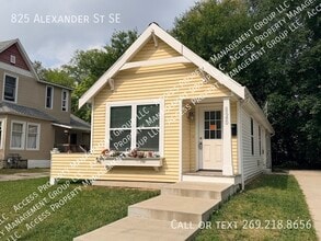 Building Photo - 825 Alexander St SE