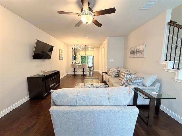 Building Photo - 305 Tottenham Ct