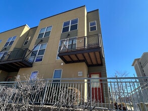 Building Photo - 4577 Madison Ave