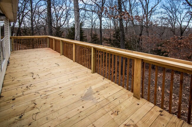 Building Photo - 3 bedroom house on 4 acres