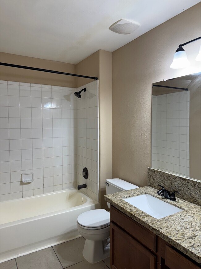 Building Photo - 15718 Colonial Bridge Ln