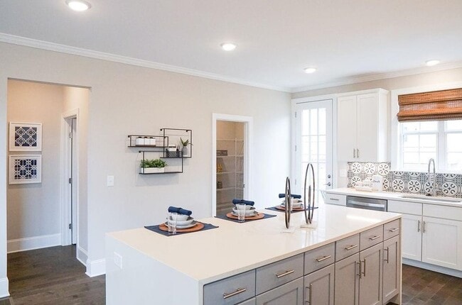 Building Photo - 3070 Poppy Ln