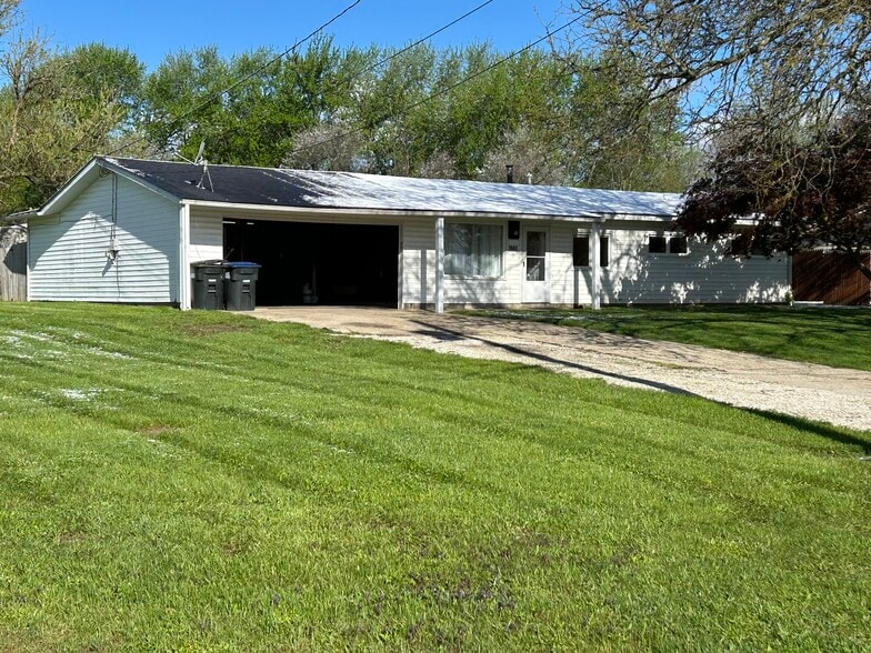 Corner Lot - 1882 Paul Dr