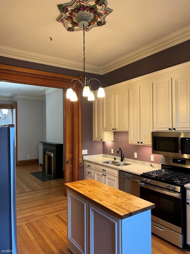 Building Photo - 3 br, 2.5 bath House - 206 S Huron St Apar...