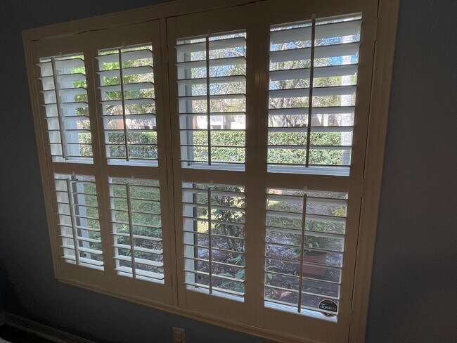 Building Photo - 10067 Perfect Dr