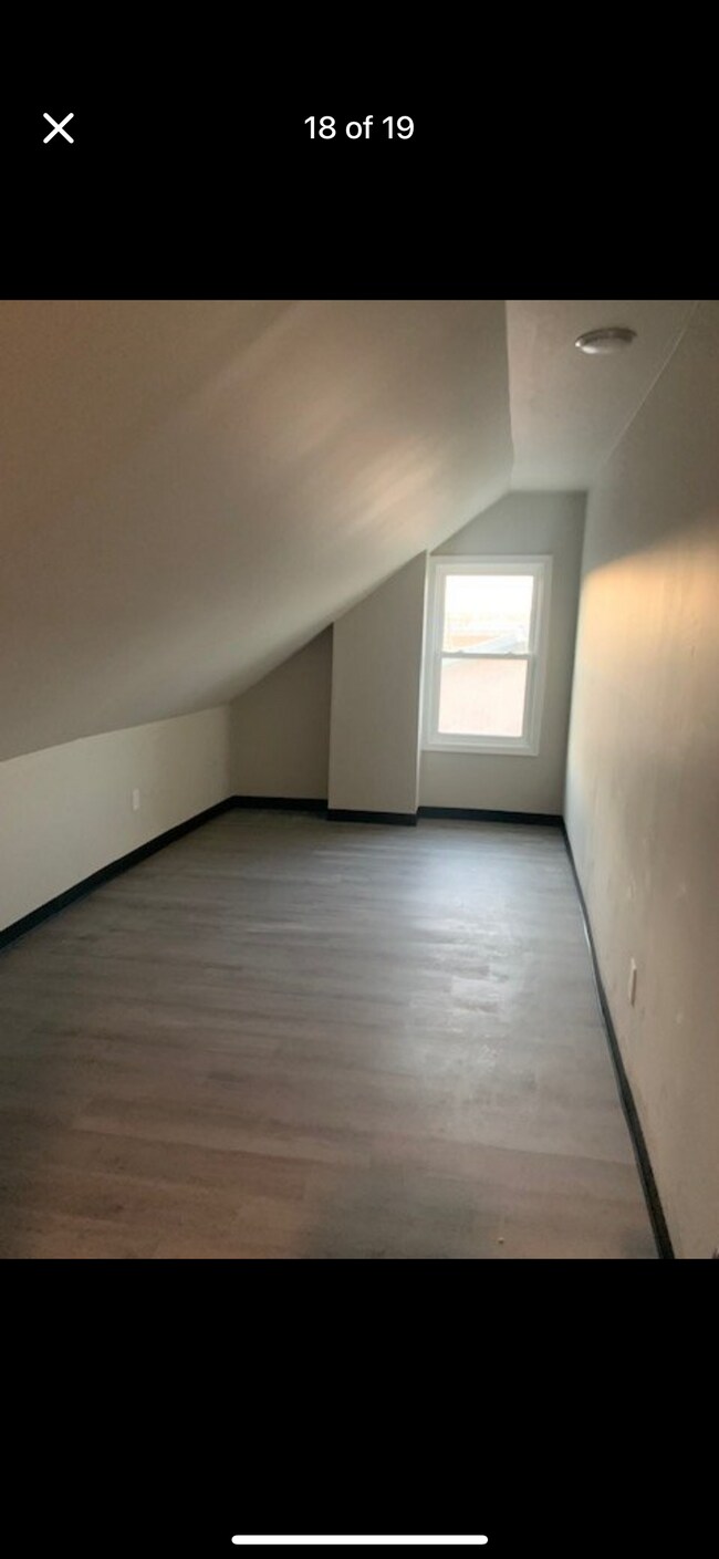 Building Photo - 639 E Middle St