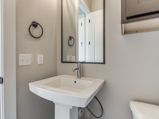 Building Photo - Beautiful New Construction Home in Edmond/...