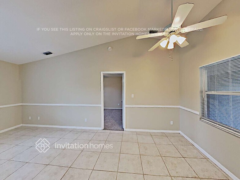 Building Photo - 4800 Miramar St