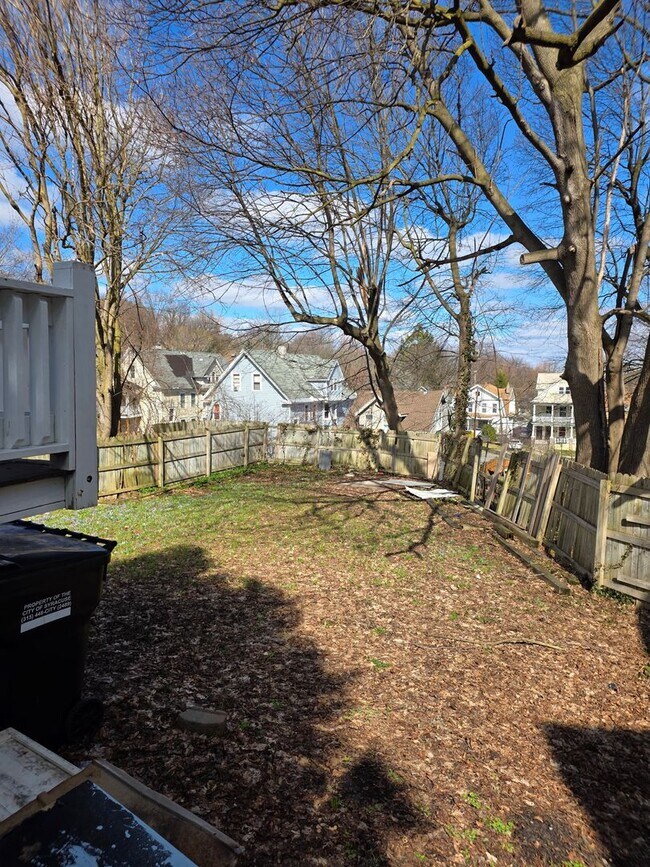 Building Photo - 4 Bedroom 3 Bathroom House in Syracuse