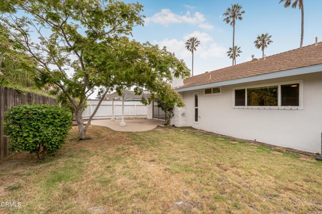 Building Photo - 2554 Bayshore Ave