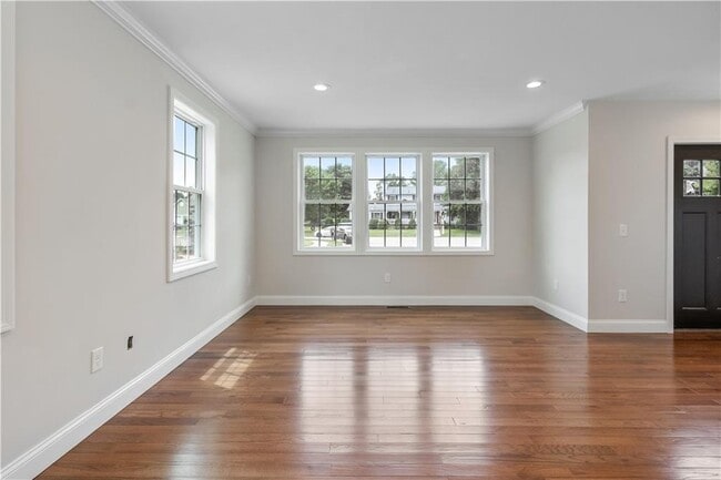 Building Photo - 8 Seabreeze Terrace