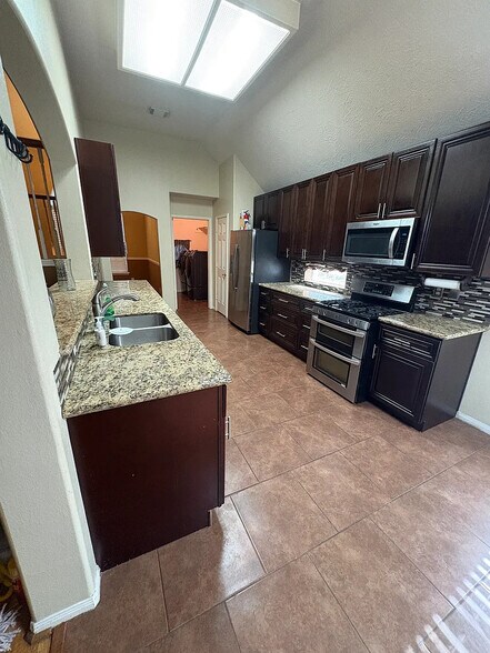 Building Photo - 12507 Avery Vale Ln