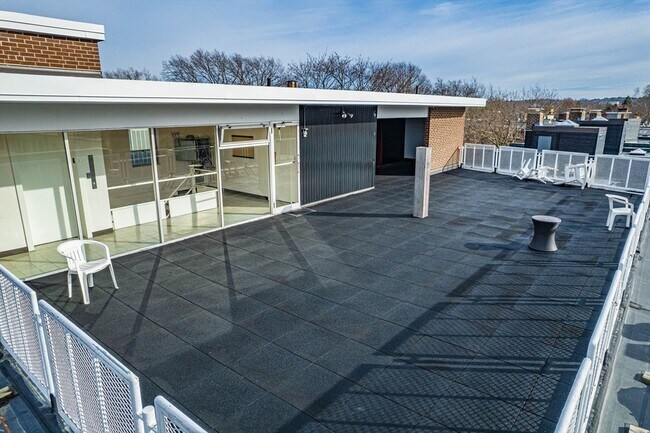 Building Photo - 41 Park St