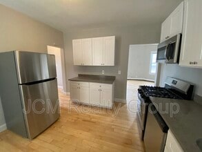 Building Photo - 139 Bowdoin St