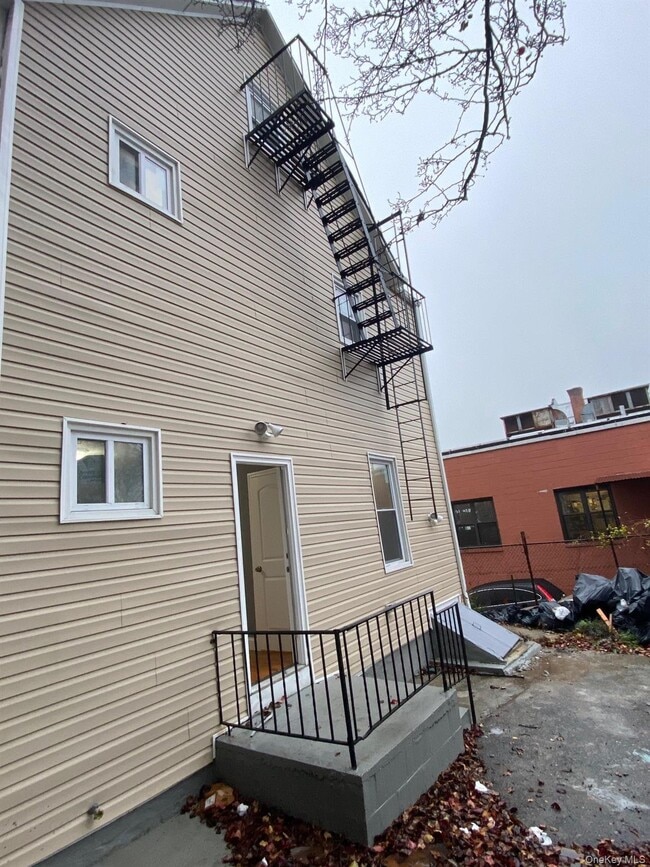 Building Photo - 218 Washington St