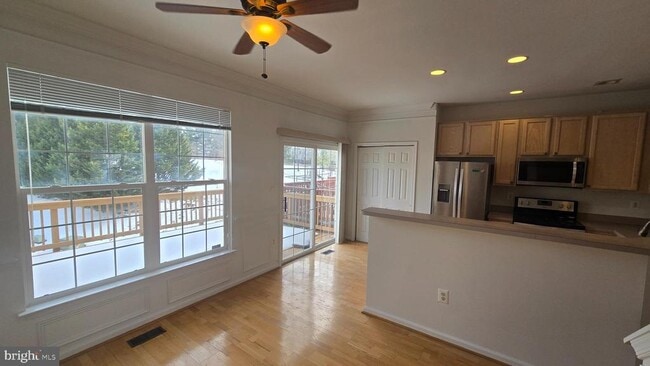 Building Photo - 9203 Acer Ln