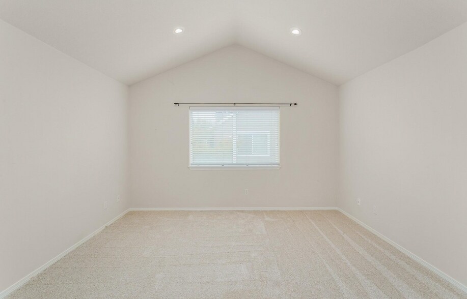 Building Photo - 1245 SW 175th Ave