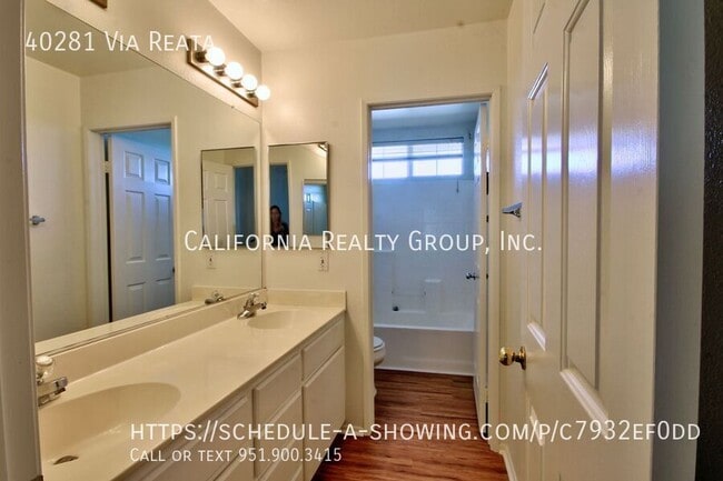 Building Photo - 40281 Vía Reata