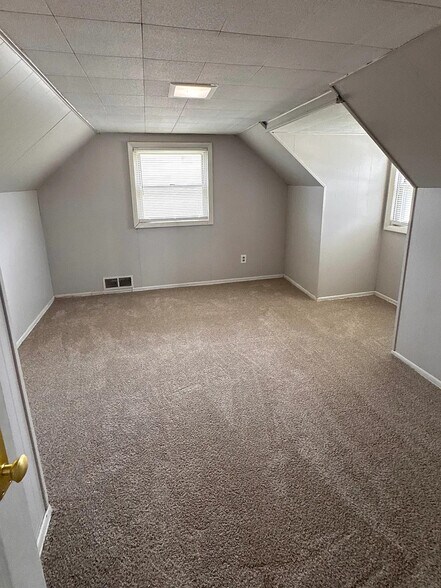 Building Photo - 52 Macek Dr