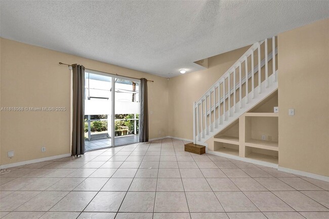 Building Photo - 3905 San Simeon Ln
