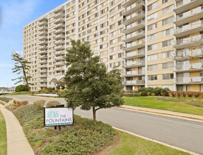 Fountains Condo Building - 301 N Beauregard St