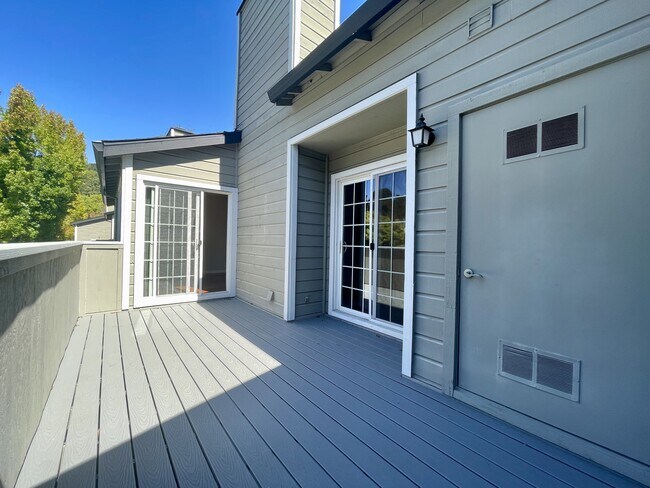 Building Photo - 480 Canyon Oaks Dr