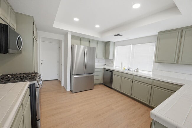 Building Photo - 72460 Rodeo Way