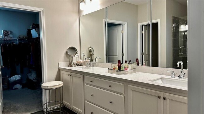 Building Photo - 6428 Canopy Dr