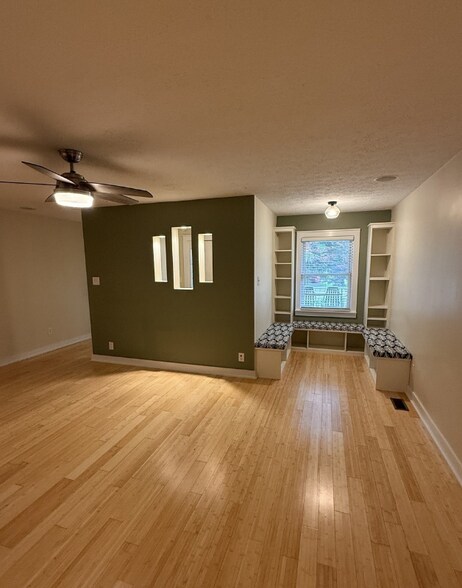 Building Photo - 1738 E 71st St