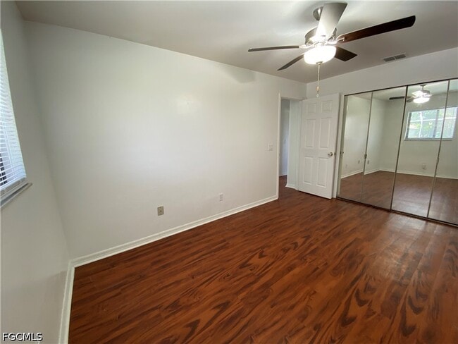 Building Photo - 1110 SW 15th Ave