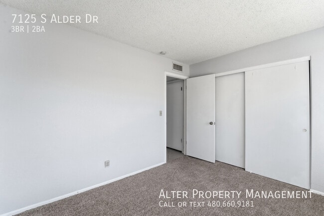 Building Photo - 7125 S Alder Dr