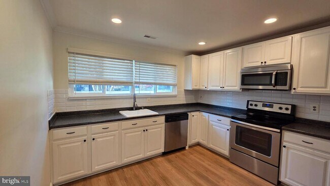 Building Photo - 15277 Lodge Terrace