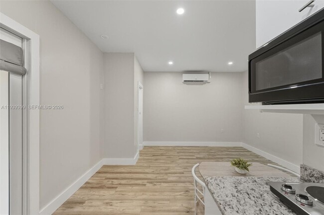 Building Photo - 10912 SW 146th Ave