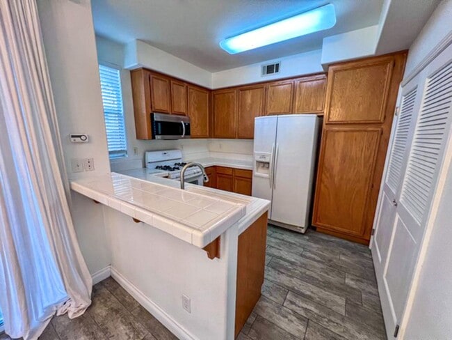 Building Photo - Beautiful 2 bedroom Condo located in Murrieta for LEASE