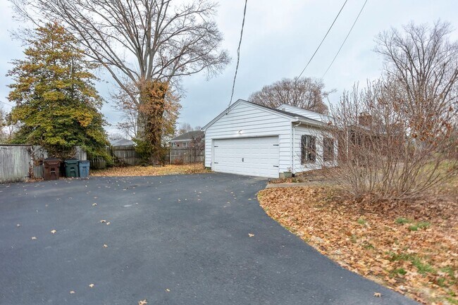 Building Photo - 4225 Rudy Ln