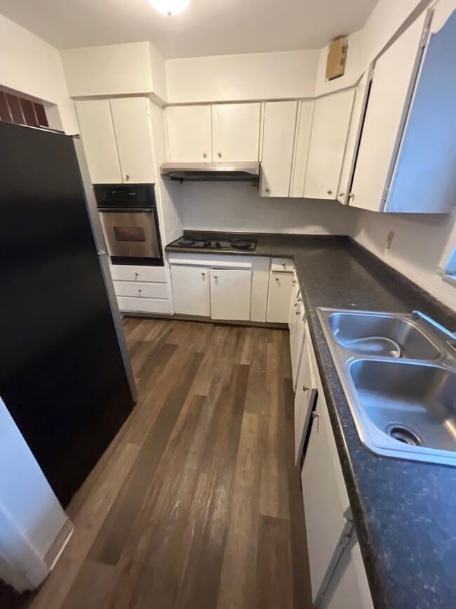 Building Photo - 781-783 S Kellner Rd