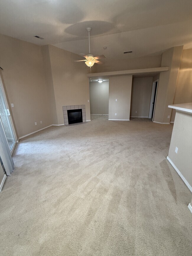 Building Photo - 3732 Riviera Grove