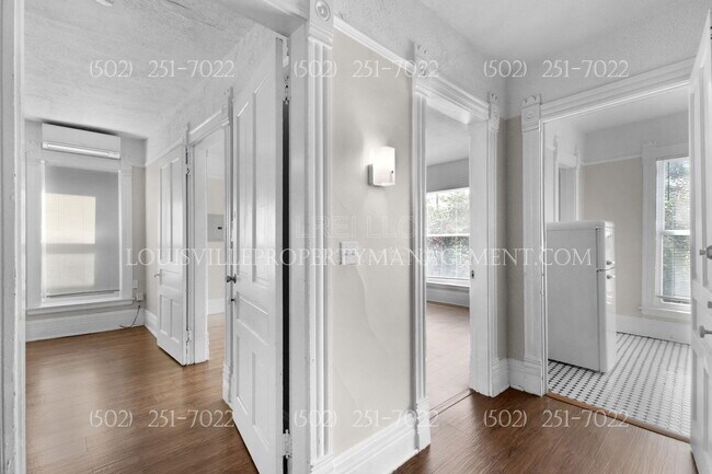 Building Photo - 1347 S Floyd St