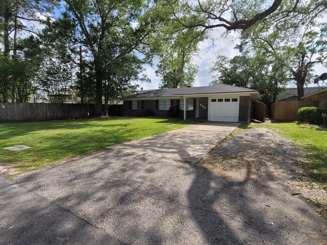 Primary Photo - 805 Lamar St