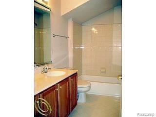 Building Photo - 26384 Island Lake Dr