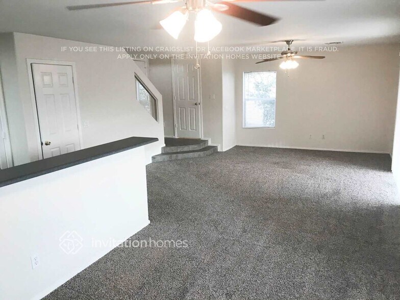 Building Photo - 12833 W Paradise Dr