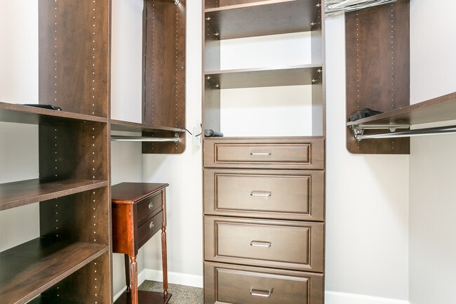 Building Photo - 1212 N Wells St