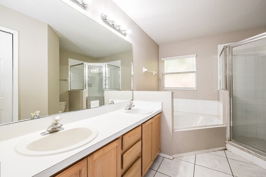 Building Photo - 467 Briar Bay Cir